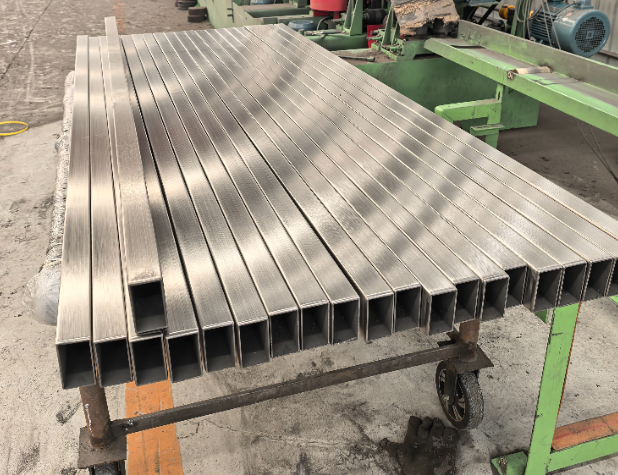 青海方管 矩形管 无缝方管生产厂家